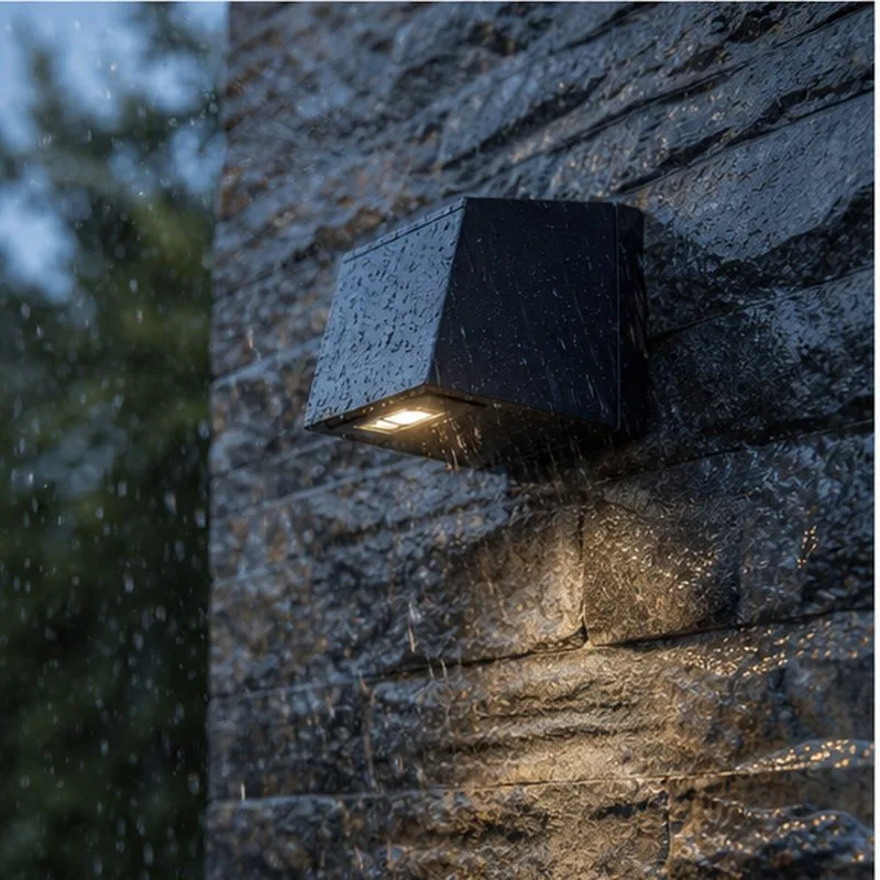 IP65 facade lighting in rain