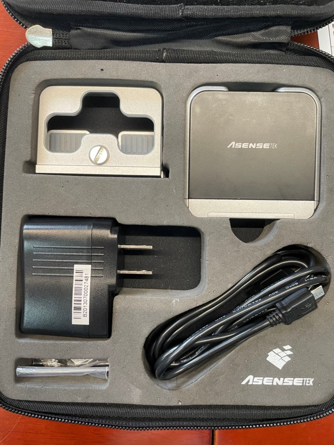 Portable spectrometer for architectural lighting measurement