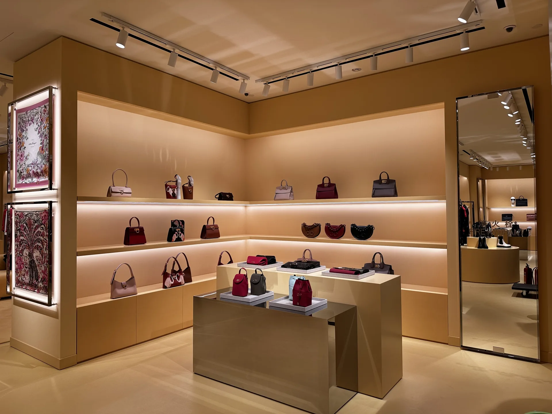 Chain Store Lighting with ECO track light