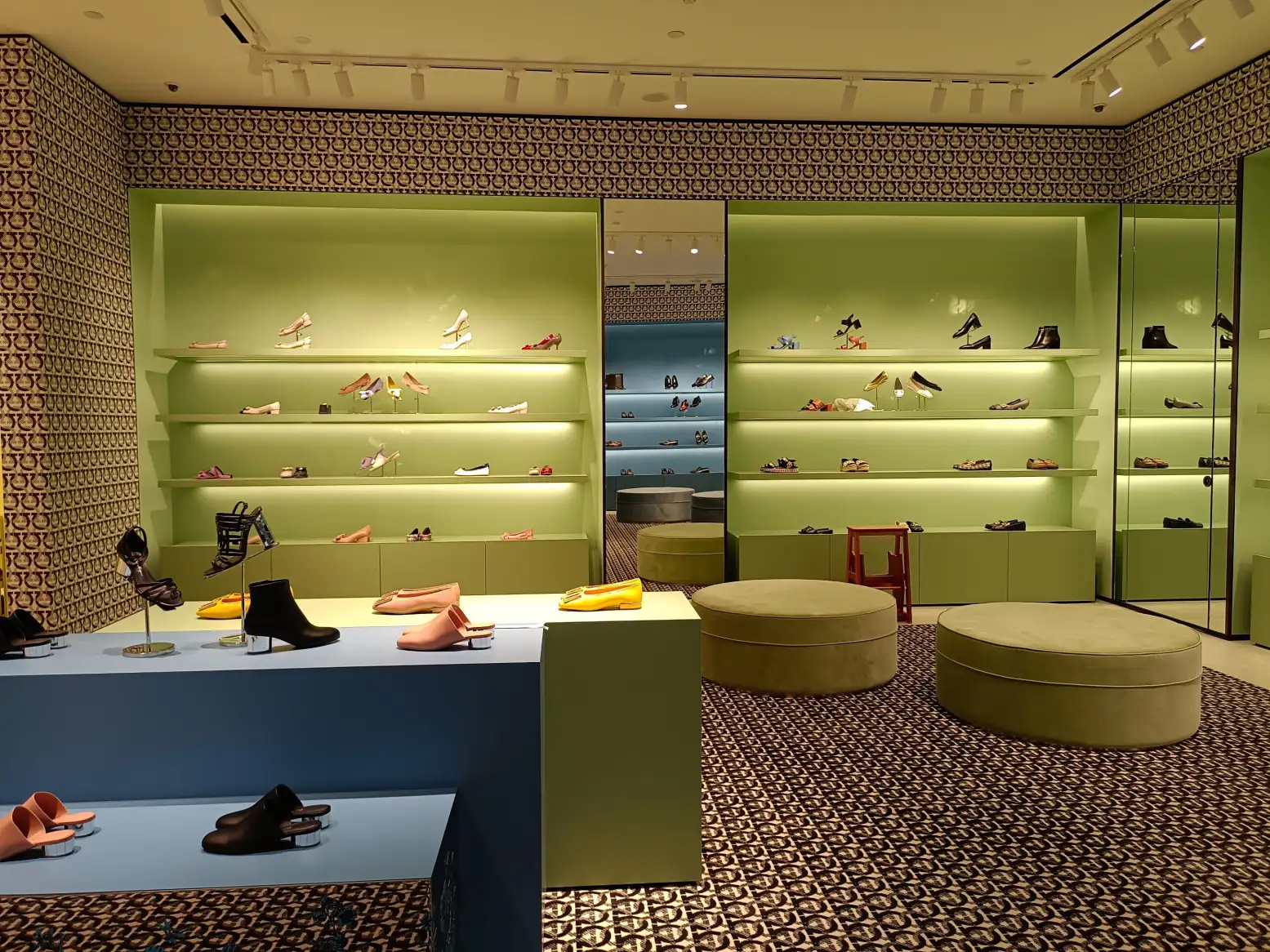 Hero Merchandise – Retail Lighting Trends 2026: Creating Better Customer Experiences Through Light