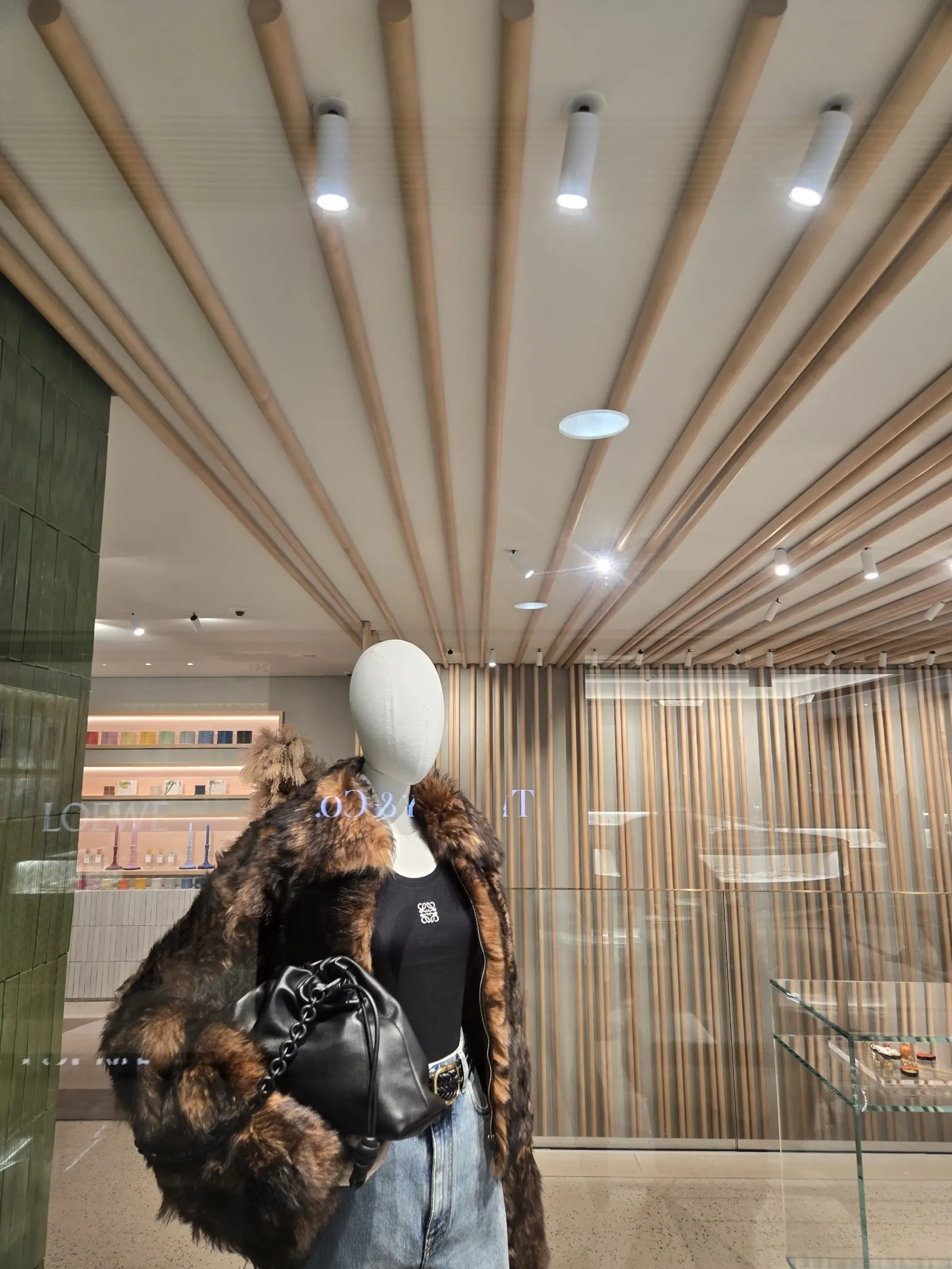 Retail Display Lighting application