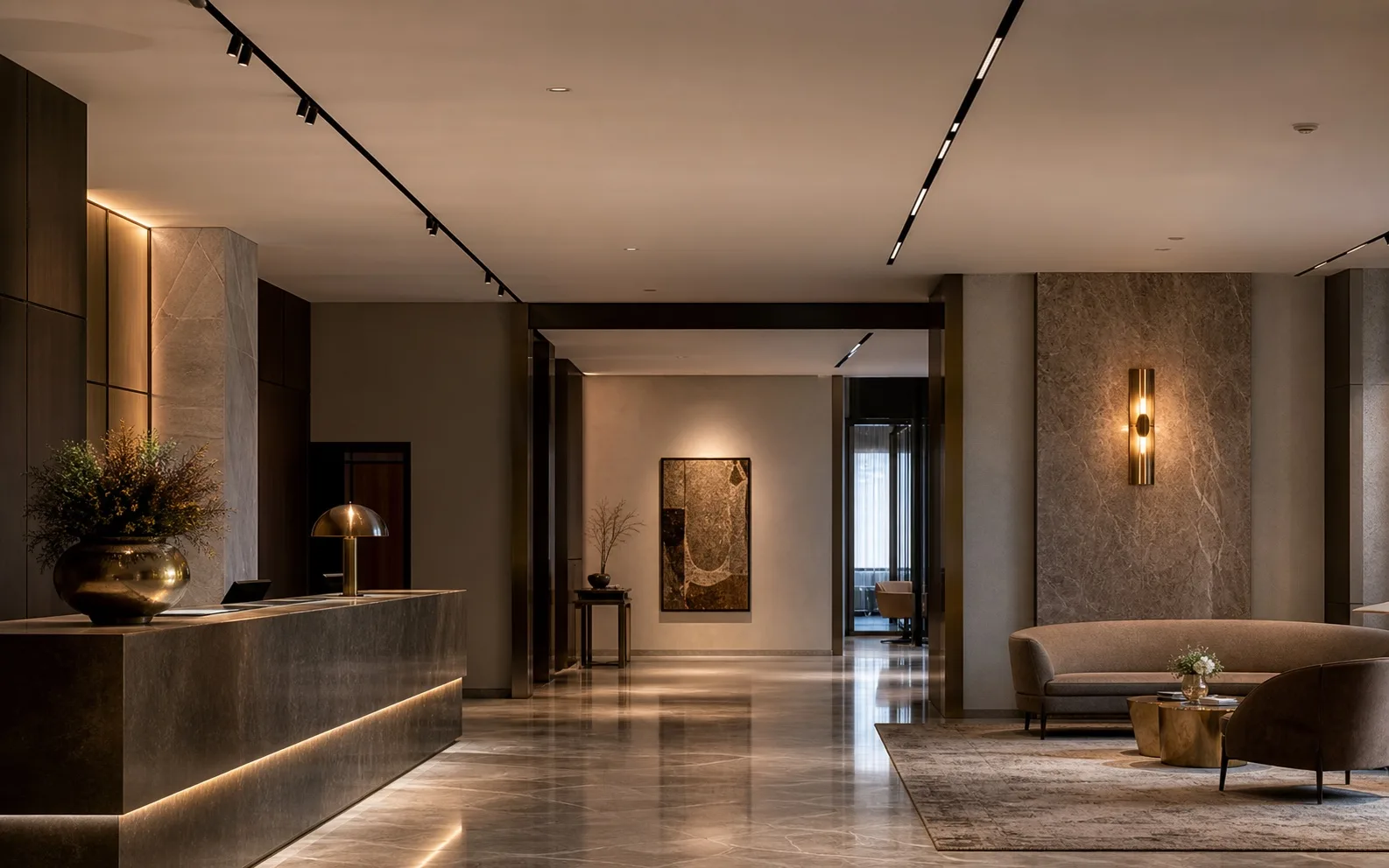Retail boutique with professionally spaced and aimed track lights — Choose an Aiming Angle