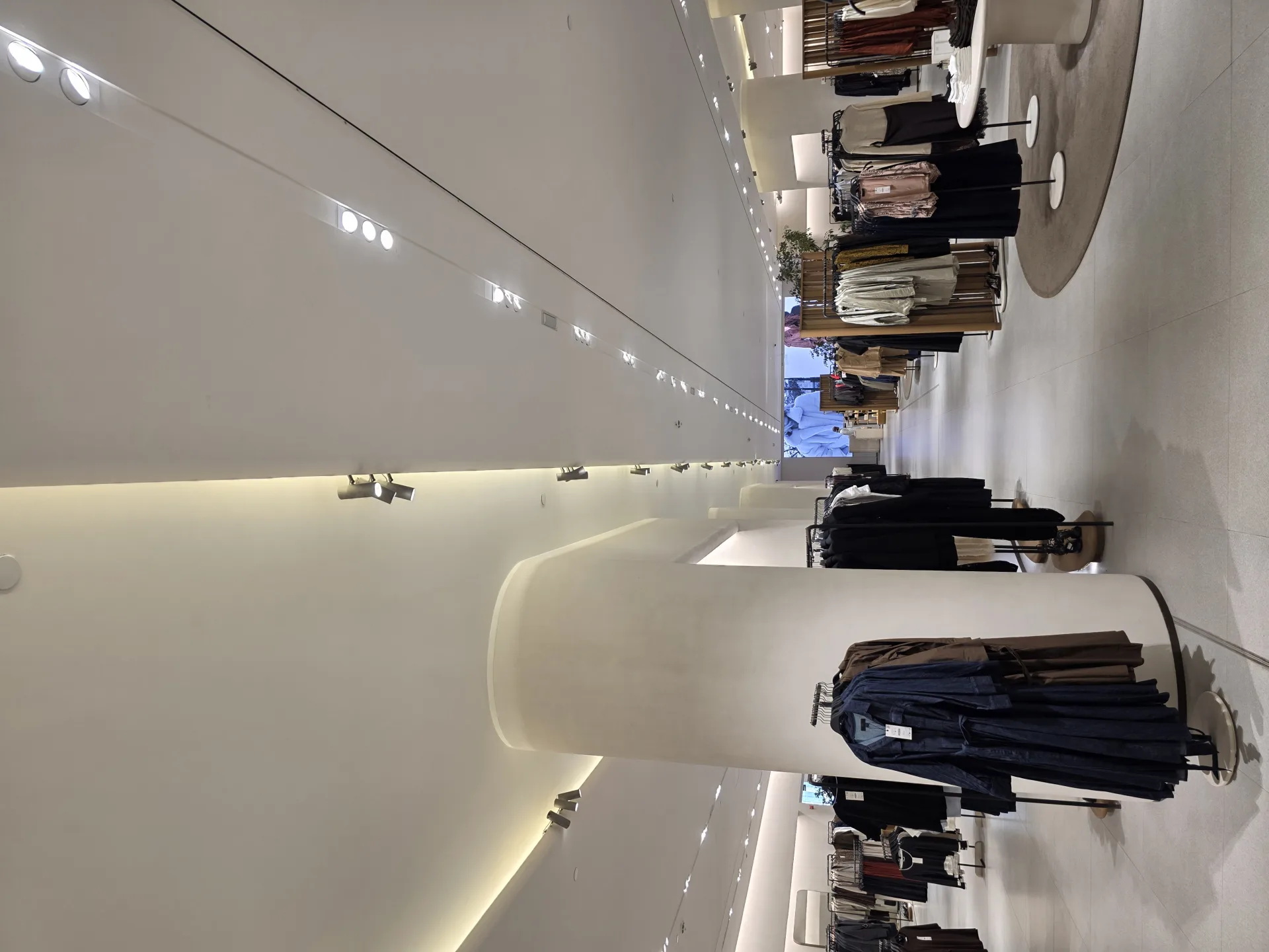Premium Fashion Store | Riyadh Mall, Saudi Arabia