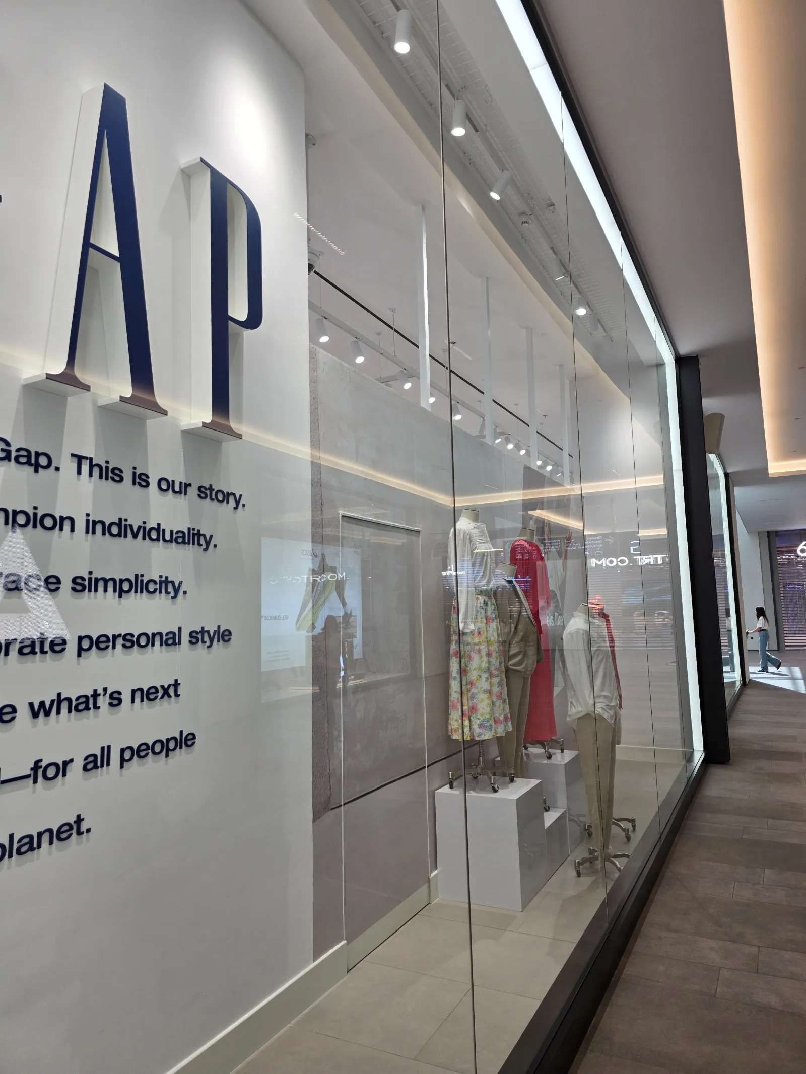 GAP Store, Cebu, Philippines