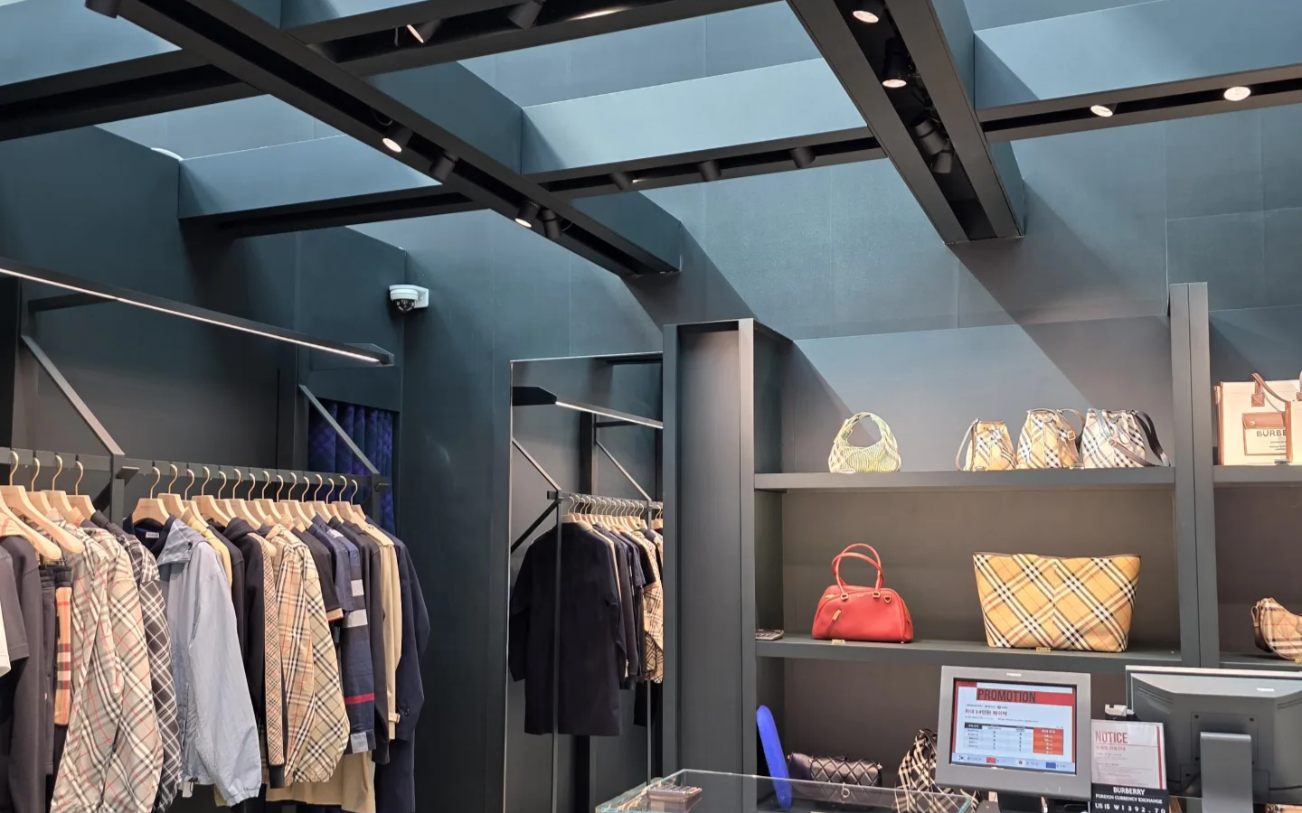 Luxury Retail Lighting with ARMI recessed articulated track light