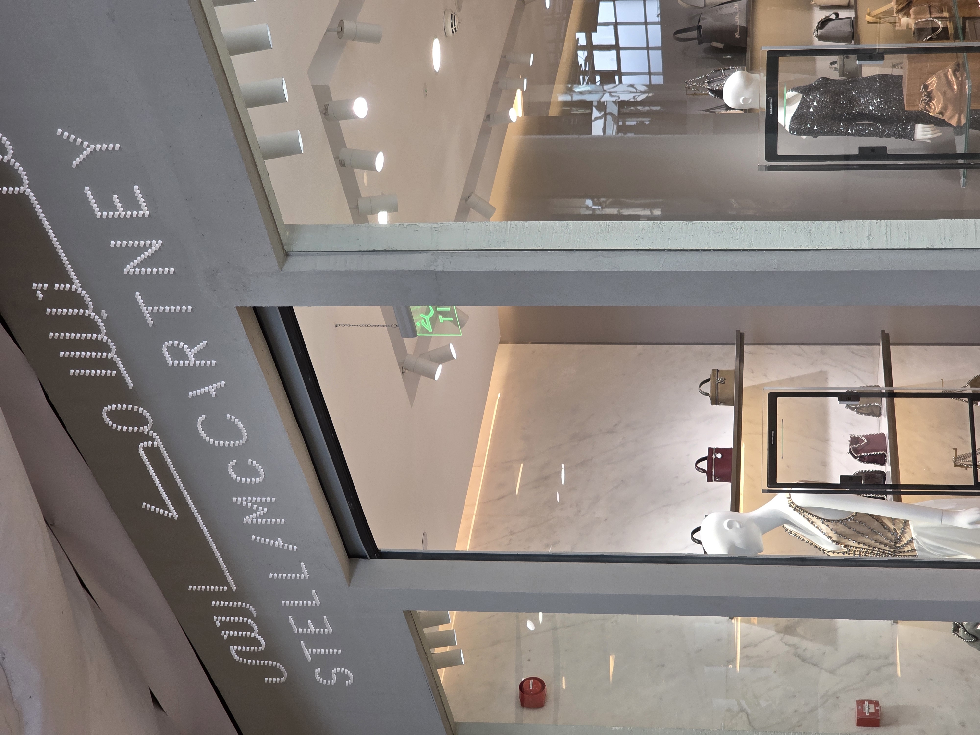 Commercial Interior Lighting with EMMA architectural track light