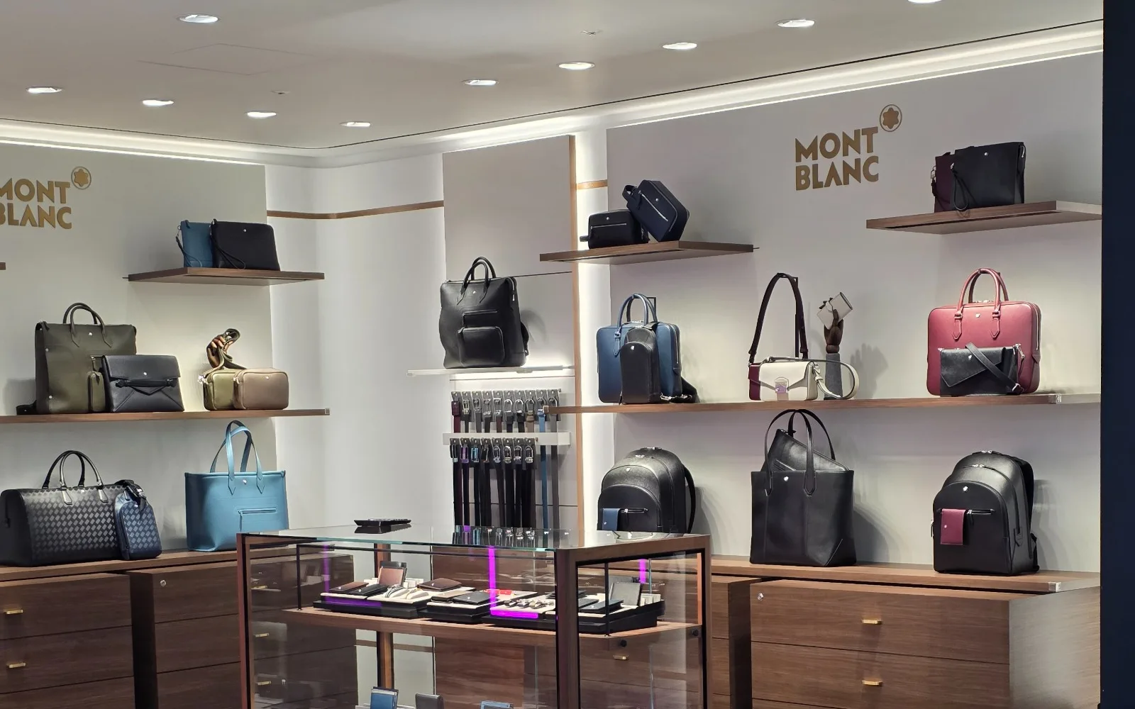 Michael Kors – Middle East Retail Lighting project lighting image